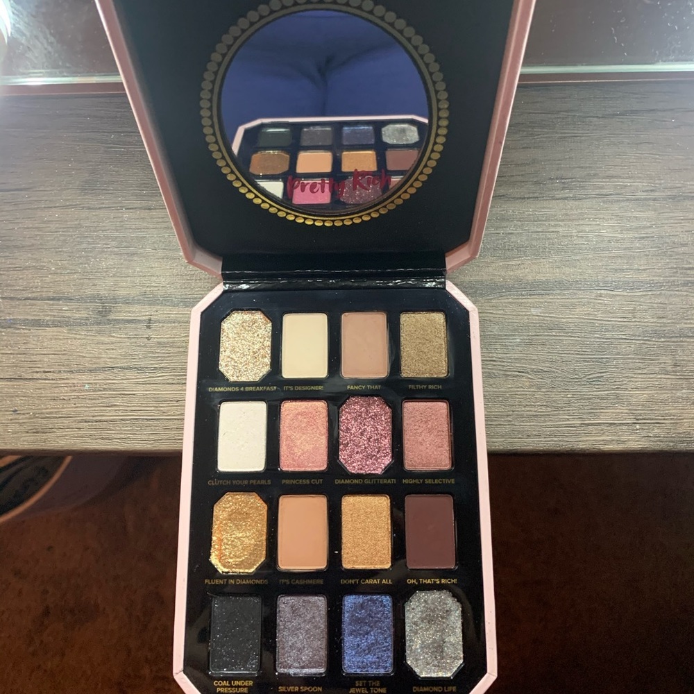 Too Faced Pretty Rich eye shadow palette